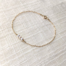 Load image into Gallery viewer, Freshwater Pearl Bracelet in Solid 14k Gold