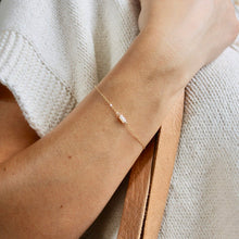 Load image into Gallery viewer, Freshwater Pearl Bracelet in Solid 14k Gold