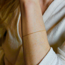 Load image into Gallery viewer, dainty cable chain bracelet