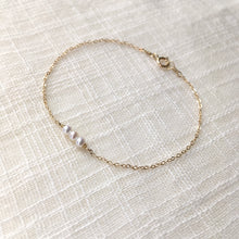 Load image into Gallery viewer, Freshwater Pearl Bracelet in Solid 14k Gold
