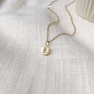 Simple Letter O Pendant Necklace in 14k Gold