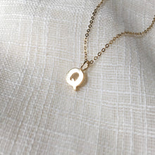 Load image into Gallery viewer, Tiny Monogram Q Pendant Charm Necklace in Solid 14k Gold
