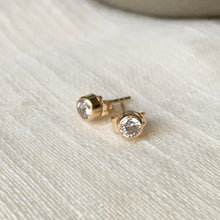 Load image into Gallery viewer, 14k Gold Diamond Stud Earrings
