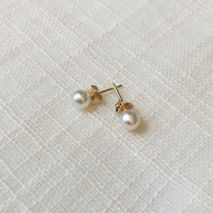 classic simple pearl earrings