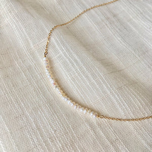 Pearl bar necklace in pure 14k gold