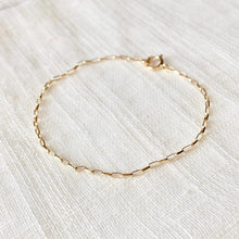 Load image into Gallery viewer, Dainty minimal rolo chain bracelet in 14k gold
