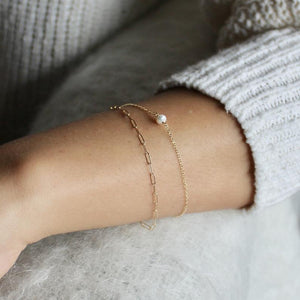 Dainty pearl bracelet in 14k gold