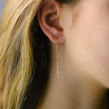 Load image into Gallery viewer, Minimal chain link earrings in solid gold

